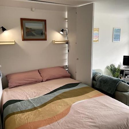 Self-Catering Studio In Beautiful Чармут Екстериор снимка